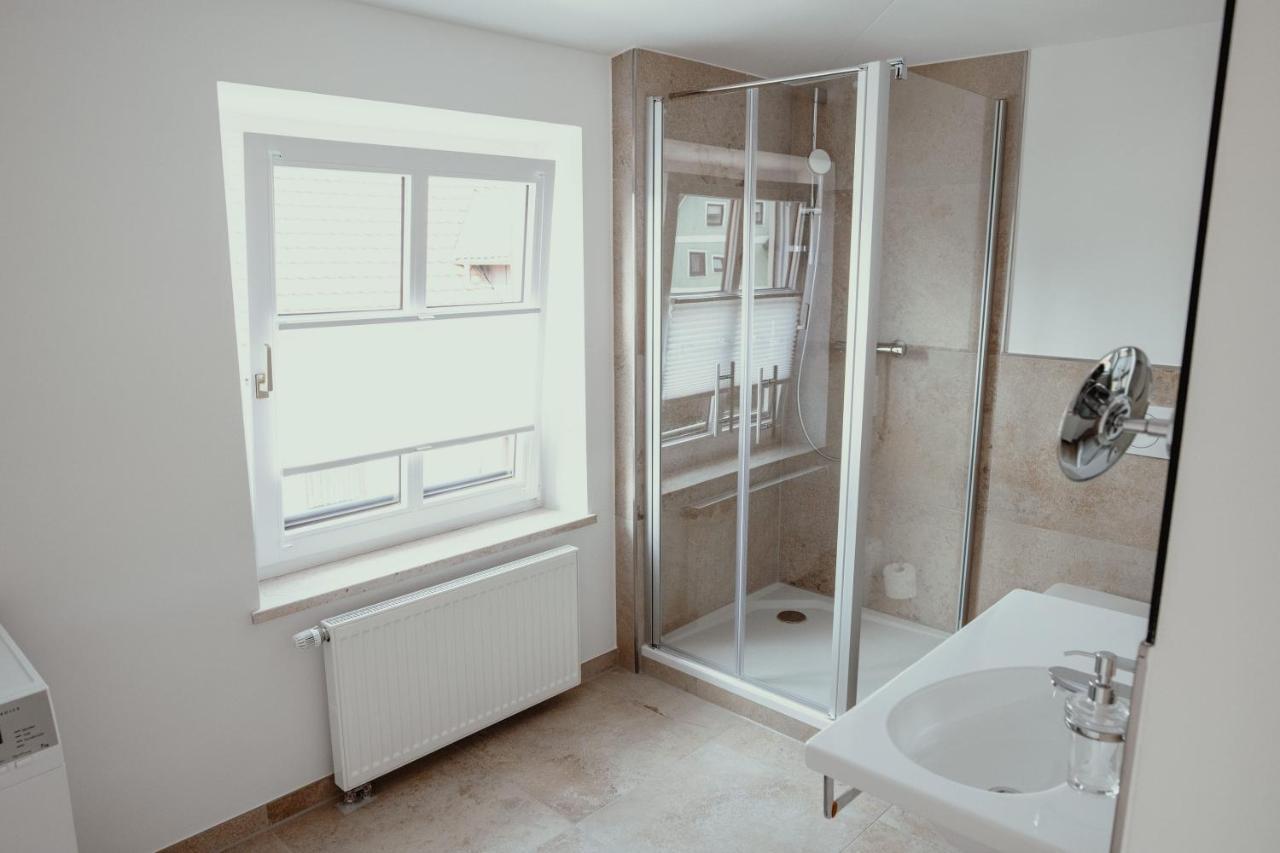 Hotel Schierlinger Braeustueberl Bagian luar foto