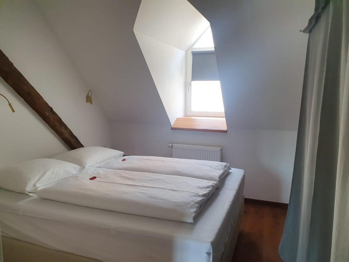 Hotel Schierlinger Braeustueberl Bagian luar foto